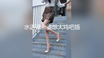 跟同居女友的性福生活，无套内射精液流出阴毛浓密，平常一直健身有腹肌，身材好细腰翘臀1080P