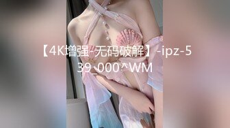 潜入商场女厕一路跟踪偷拍身材娇小的美少妇