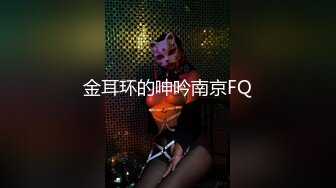 性感内衣的热红发女孩骑着公鸡和甜蜜的呻吟