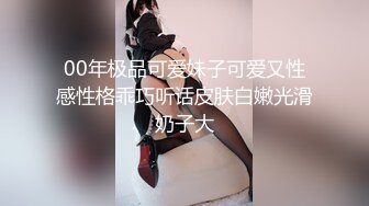 三个漂亮的姐妹花，全程露脸年轻粉嫩无毛逼，比男人更懂女人，玩的好骚吃奶舔逼道具抽插，互相爆草喷水一米