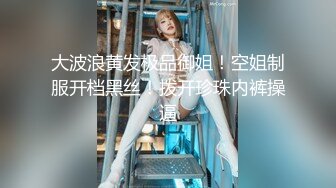 短发美女和男友卫生间狂操内射，爽的一脸淫荡