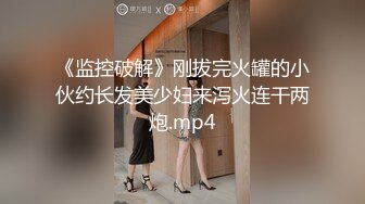 某武警学校女厕偷拍即将毕业的美女学员 以后看不到她的美鲍了